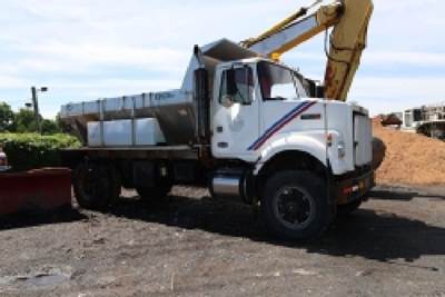2014 Autocar Plow / Spreader Truck