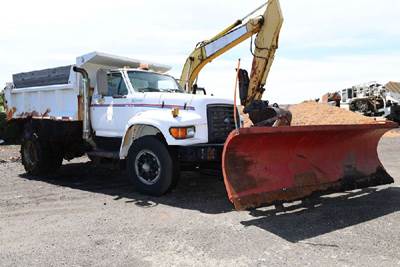 1996 Ford F-800 Plow / Spreader Truck