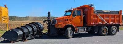 2009 Sterling L9500 Plow / Spreader Truck