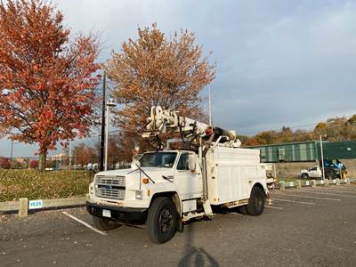 1989 Ford F-800 Pole Truck