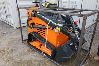 LAND HERO LDH-T460-CEM Track Skid Steer