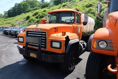 2004 Mack RD688P Truck Tank