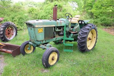 John Deere 3010 Tractor