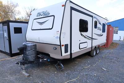 2016 Forest River FLAGSTAFF LITE WEIGHT TRAILERS Travel Trailer