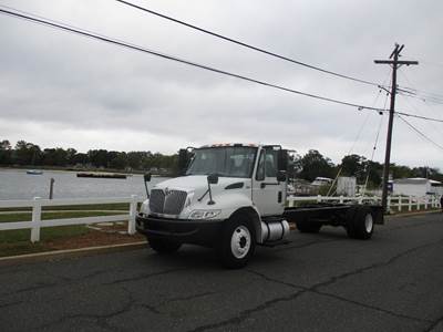 International 4300 Cab & Chassis Truck - MX DT 466, 225HP, Automatic