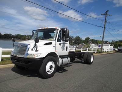 International 4300 Single Axle Cab & Chassis Truck - MAXFORCE 7, Automatic