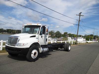 International 4300 Single Axle Cab & Chassis Truck - MX DT 466, 230HP, Automatic