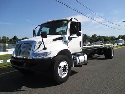 International MV-607 Single Axle Cab & Chassis Truck - Cummins, Automatic