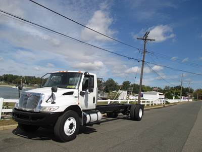 International MV-607 Single Axle Cab & Chassis Truck - Cummins, Automatic