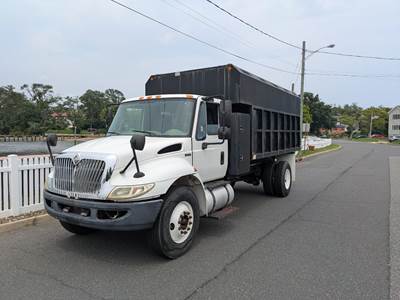 International 4300 Chipper Truck - MX DT 466, Automatic