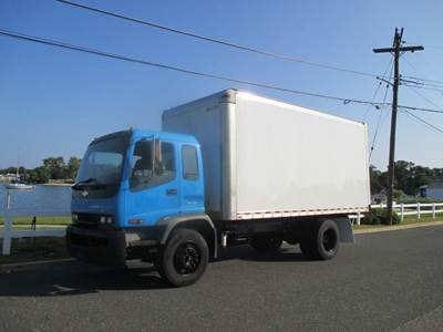 Chevrolet Box Truck - Automatic