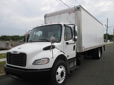 Freightliner M2 24 ft Box Truck - 240HP