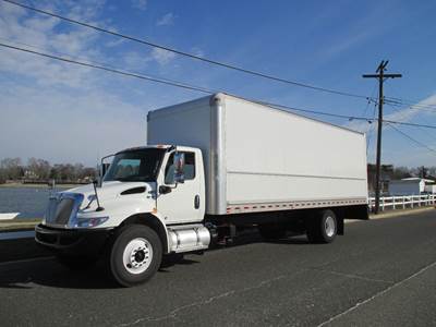 International MV Box Truck - 250HP, Automatic