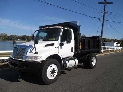 International MV-607 Single Axle Dump Truck - Cummins, Automatic