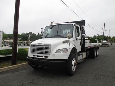 Freightliner M2 Tandem Axle 24 ft Flatbed Truck - 300HP, Automatic