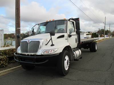 International MV-607 Flatbed Truck - 250HP, Automatic
