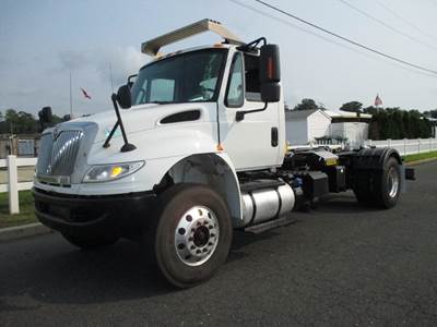 International 4300 Single Axle Hooklift Truck - Cummins, 280HP, Automatic