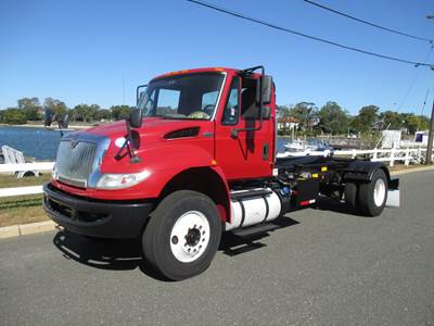 International 4300 Single Axle Hooklift Truck - Cummins, 250HP, Automatic