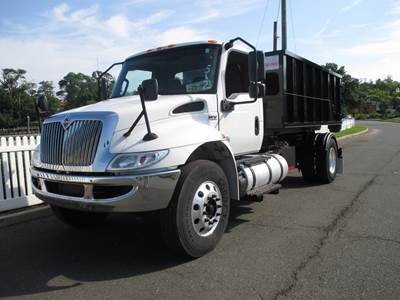International MV-607 Single Axle Hooklift Truck - Cummins, 250HP, Automatic