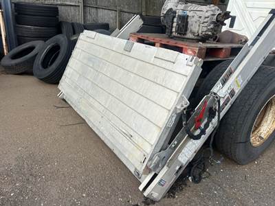 Maxon 3300 lb Aluminum Railgate Liftgate, 70"D x 89"W Platform for 96" Wide Bodies