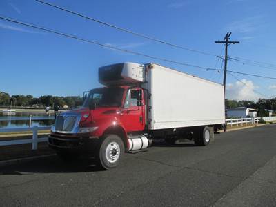 International 4300 Refrigerated Truck - 250HP, Automatic, Carrier