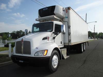 Kenworth T370 26 ft Refrigerated Truck - 350HP, Automatic, Carrier