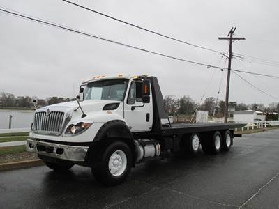 International 7600 Rollback Tow Truck - N-13 SCR, 430HP, Automatic