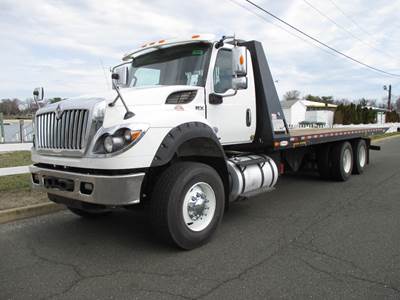 International HV613 Tandem Axle Rollback Tow Truck - A26, 430HP, Automatic