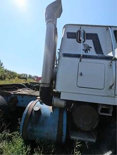 Freightliner Right Air Cleaner / Air Filter Housing for a 1978 Freightliner CABOVER