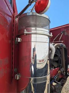 Freightliner Right Air Cleaner / Air Filter Housing