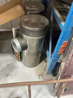 Kenworth W900 Air Cleaner / Air Filter Housing