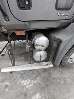 Mack Vision CXN613 Air Tank for a 2007 Mack CXN613