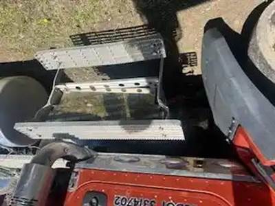 Caterpillar CT660 Battery Box