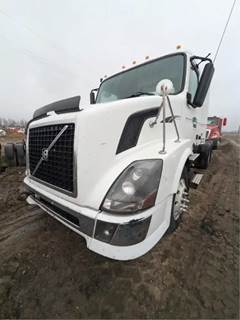 Volvo VNL Front Bumper