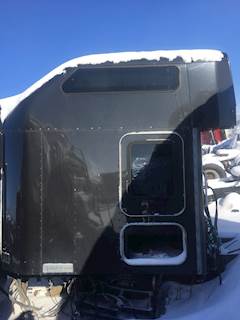 Kenworth T600 Cab Assembly for a 2006 Kenworth T600 Aero