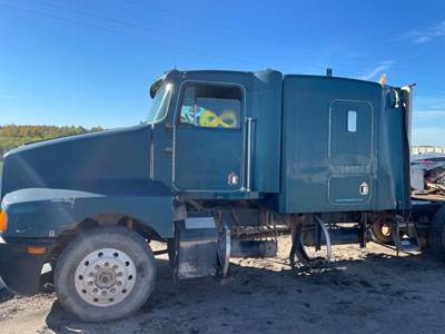 Kenworth T600 Cab Assembly for a 1993 Kenworth T600 Aero