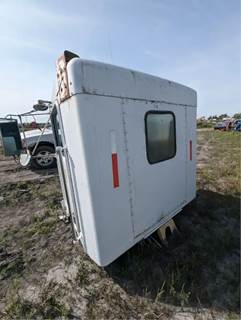 Kenworth T600 Cab Assembly