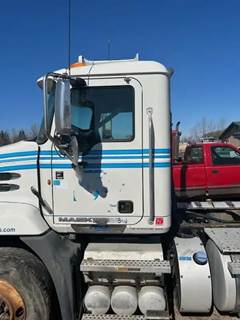 Mack Pinnacle CXU613 Cab Assembly for a 2013 Mack CXU613