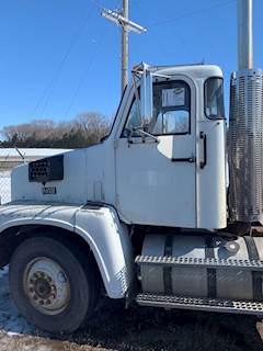 Volvo / WhiteGMC Cab Assembly for a 1985 Volvowhitegmc