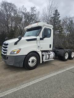 Freightliner Cascadia 126 Day Cab Truck - Detroit 410HP, 12 Speed Dt12 Automatic