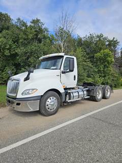 International LT Day Cab Truck - Cummins 400HP, 10 Speed Amt
