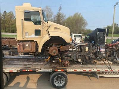 Kenworth T300 Day Cab Truck