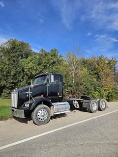 Kenworth T800 Day Cab Truck - Cummins 280HP, 10 Speed Manual