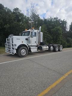 Kenworth W900 Tri Axle Day Cab Truck - Cummins 500HP, 18 Speed Manual