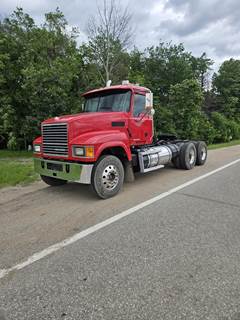 Mack Pinnacle CHU613 Day Cab Truck - MP8-415C 415HP, 13 Speed Manual