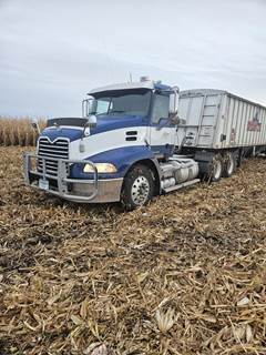 Mack Pinnacle CXU613 Day Cab Truck - MP8-415C 415HP, 10 Speed Manual