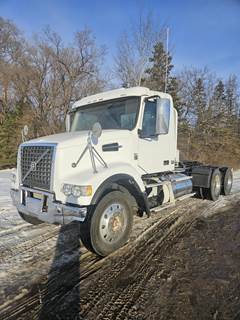 Volvo VHD64FT200 Day Cab Truck - D13H 425HP, 12 Speed I Shift Automatic