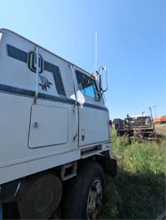 Freightliner Right Door for a 1978 Freightliner Cabover