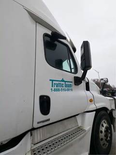 Freightliner Cascadia 125 Right Door