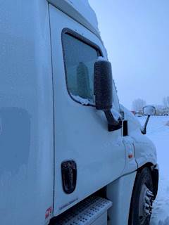 Freightliner Cascadia Door